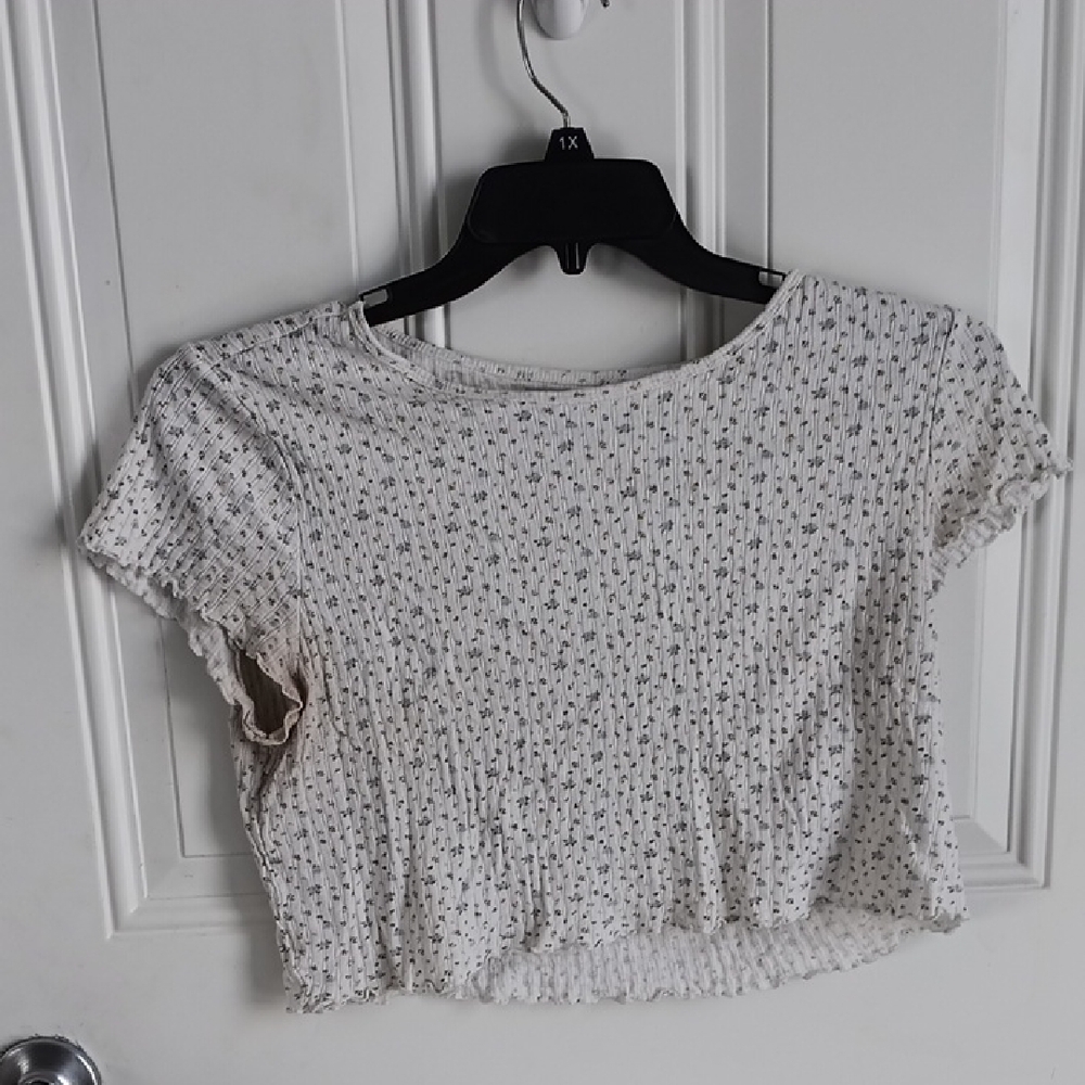 American Eagle Outfitters White Patterned Crop Top